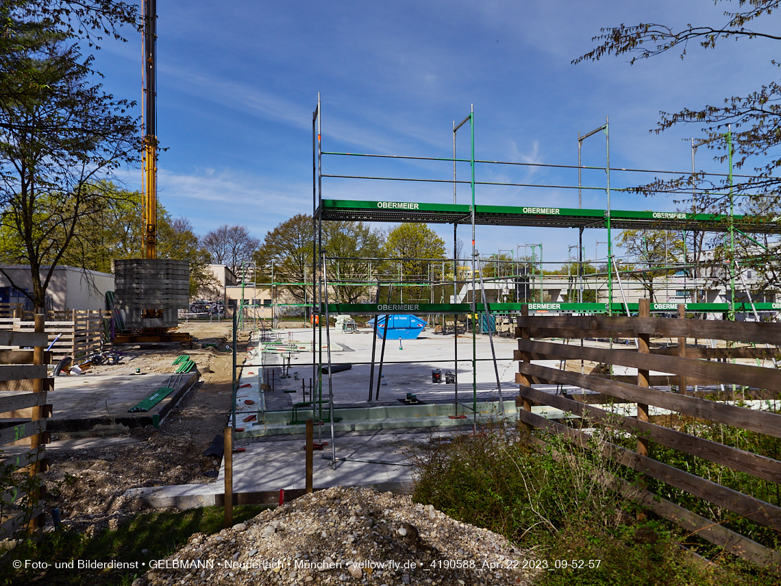 22.04.2023 - Luft- und Ebenenfotos vom Haus für Kinder in der Quiddestraße in Neuperlach